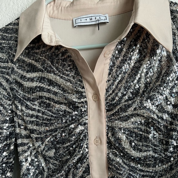 IN THE MOOD FOR LOVE Lina Sequined Zebra Button-Front Crop Top - Picture 9 of 10